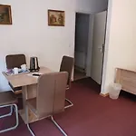 Guest house Hochheimer Schloesschen 3*