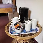 Hochheimer Schloesschen 3*
