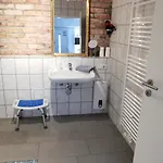 Hochheimer Schloesschen 3*