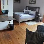 Πανσιόν Hochheimer Schloesschen 3*