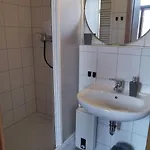 Πανσιόν Hochheimer Schloesschen 3*