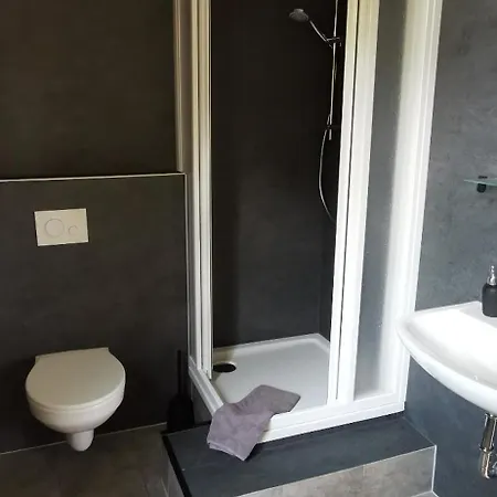 Hochheimer Schloesschen 3*