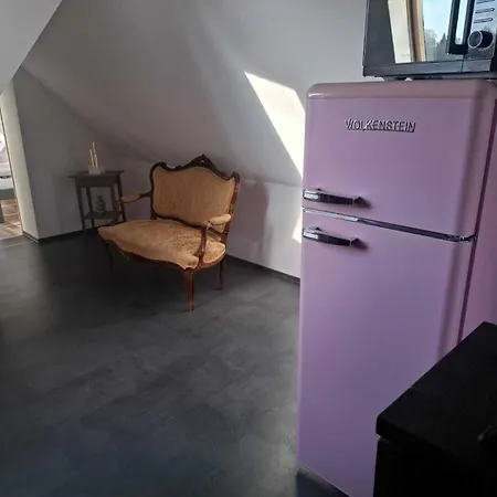 Hochheimer Schloesschen 3*