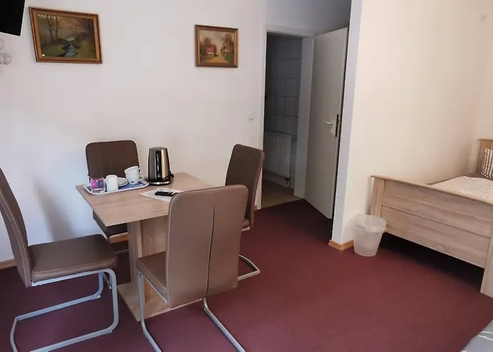 Gæstehus Hochheimer Schloesschen 3*